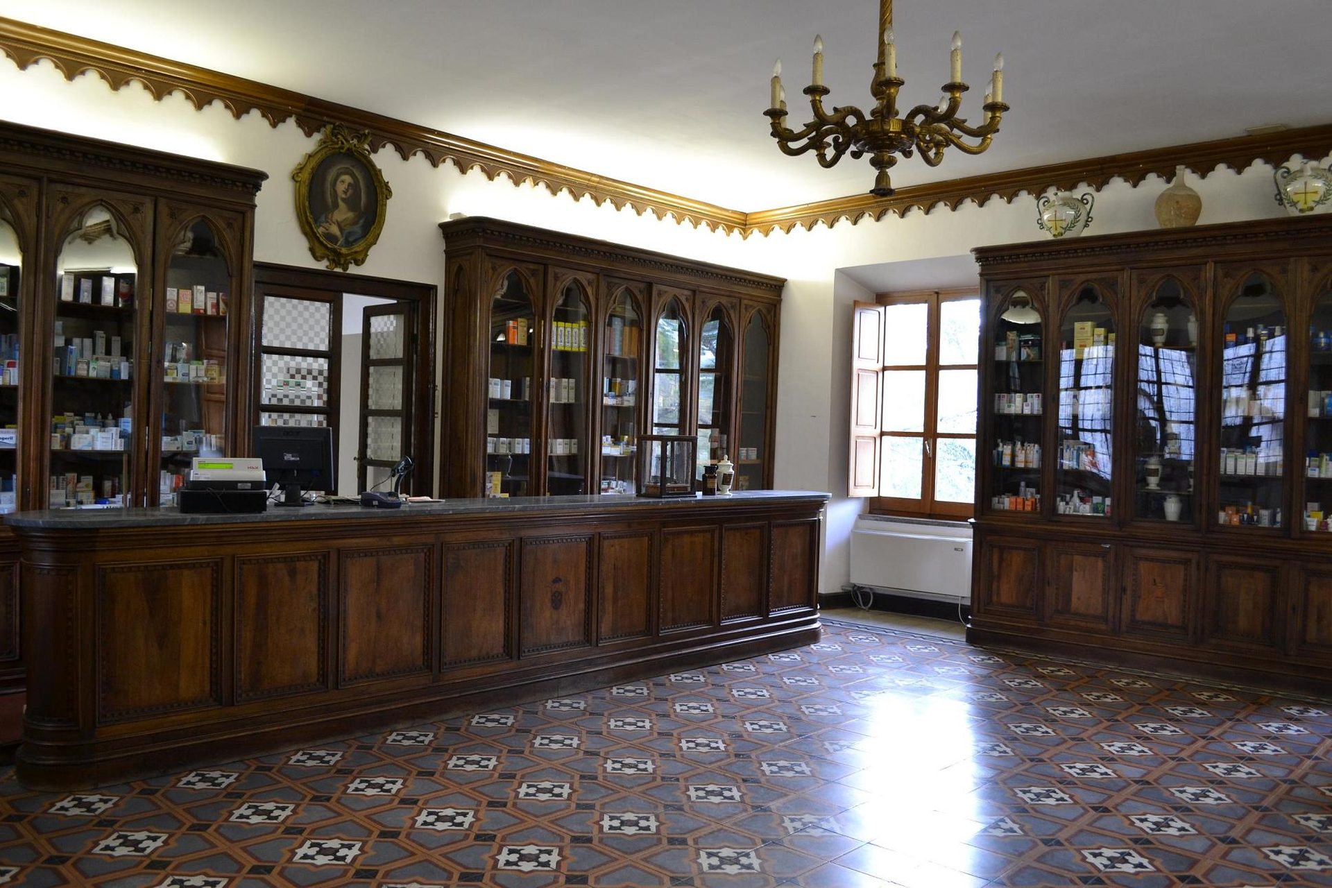 Casamari%27s%20pharmacy%2C%20Frosinone%20%2814%29.JPG